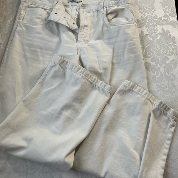 Zara Straight Wide Leg Women Size 8 White 5 Pocket Denim Jeans - Picture 3 of 7